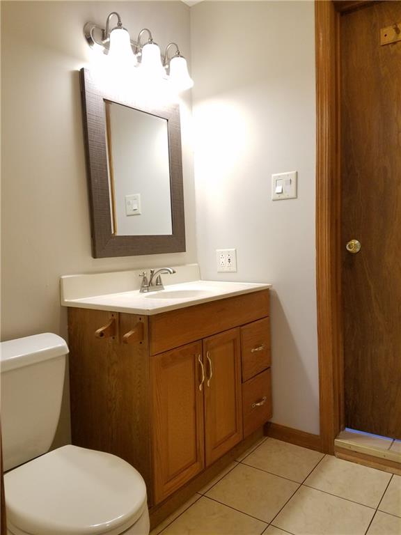 154 Stoup Road Mars, PA 16046 - Photo 16 of 25 Full Bath on Main floor with tub/shower. Access doors to Master BR and also 1st floor laundry room.