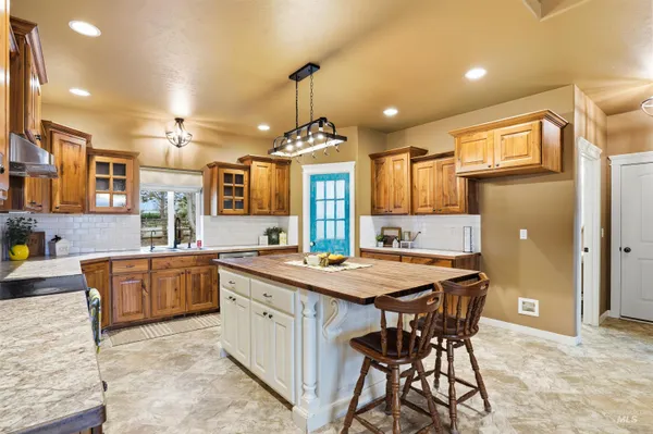 $780,000 | 2380 Lower Pond Lane, Homedale, ID 83628