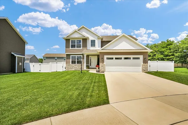 $439,900 | 216 Red Bud Drive, Mahomet, IL 61853