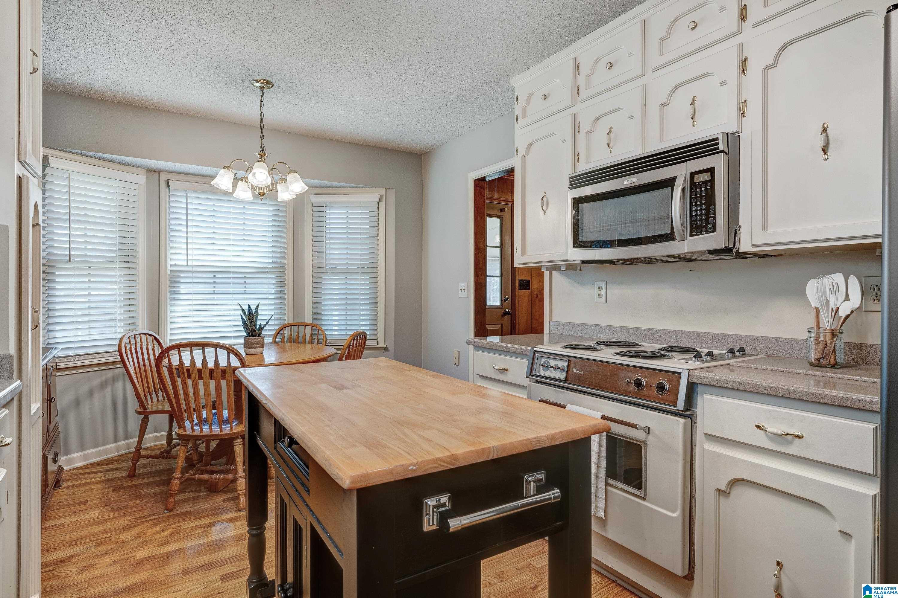 1463 Caribbean Circle Alabaster, AL 35007 - Photo 10 of 32