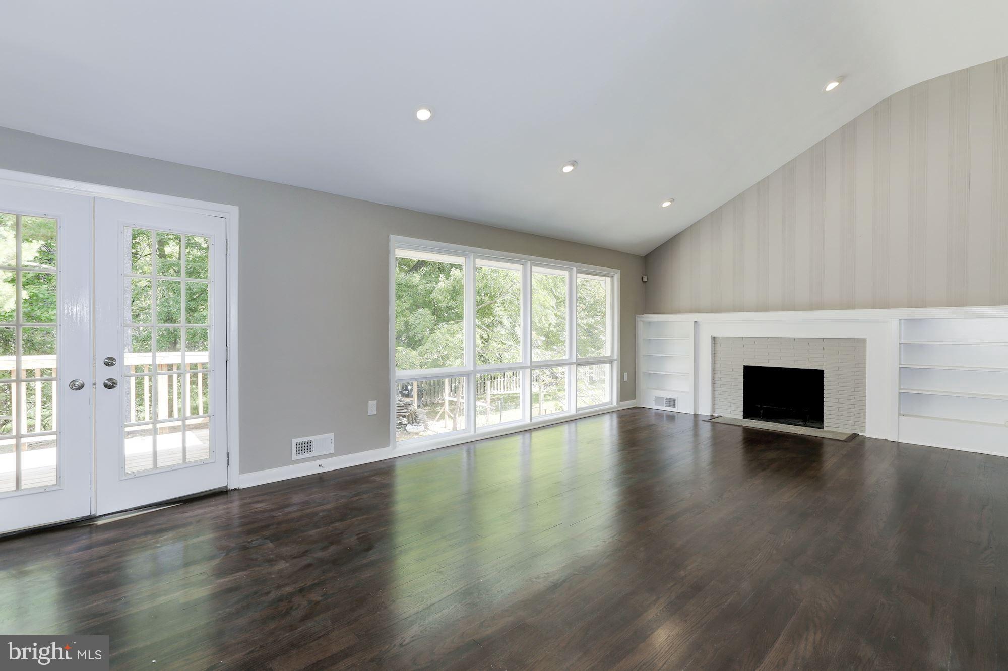 1605 Ladd Street Silver Spring, MD 20902 - Photo 8 of 30 Living Room