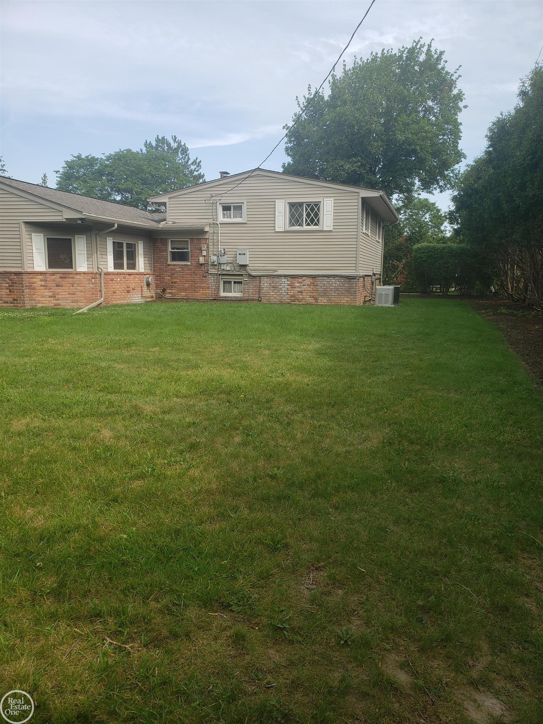 31701 West 13 Mile Road Farmington Hills, MI 48334 - Photo 10 of 29