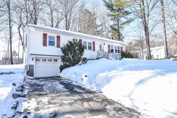 $575,000 | 7 Birch Lane, Atkinson, NH 03811
