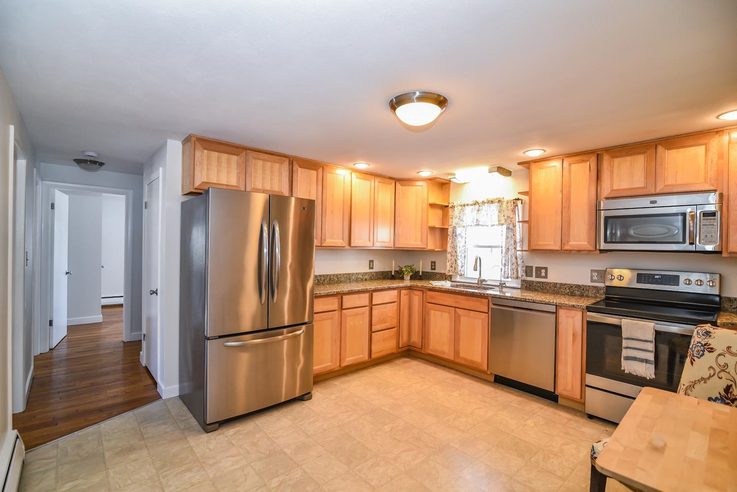 7 Birch Lane Atkinson, NH 03811 - Photo 9 of 43