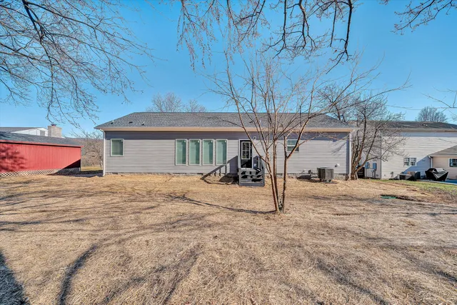a view of back yard of the house