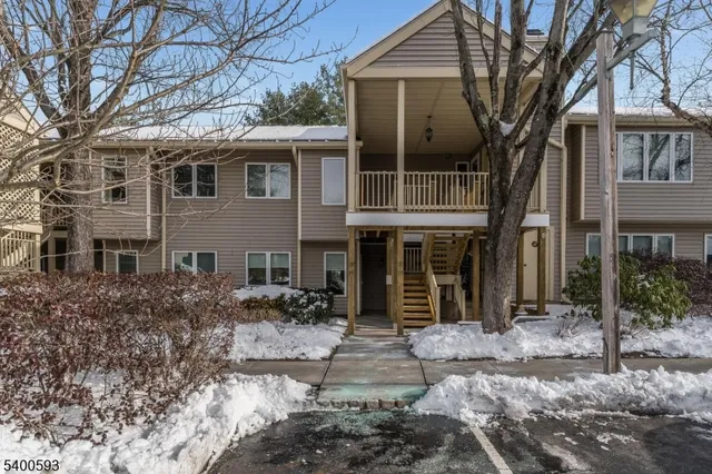 $2,225 | 27 Troon Terrace, Annandale, NJ 08801