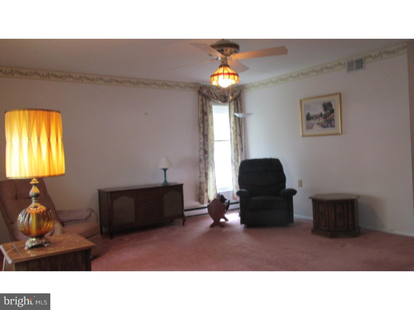 51 Dunstable Road Southampton, NJ 08088 - Photo 5 of 22 Living Room