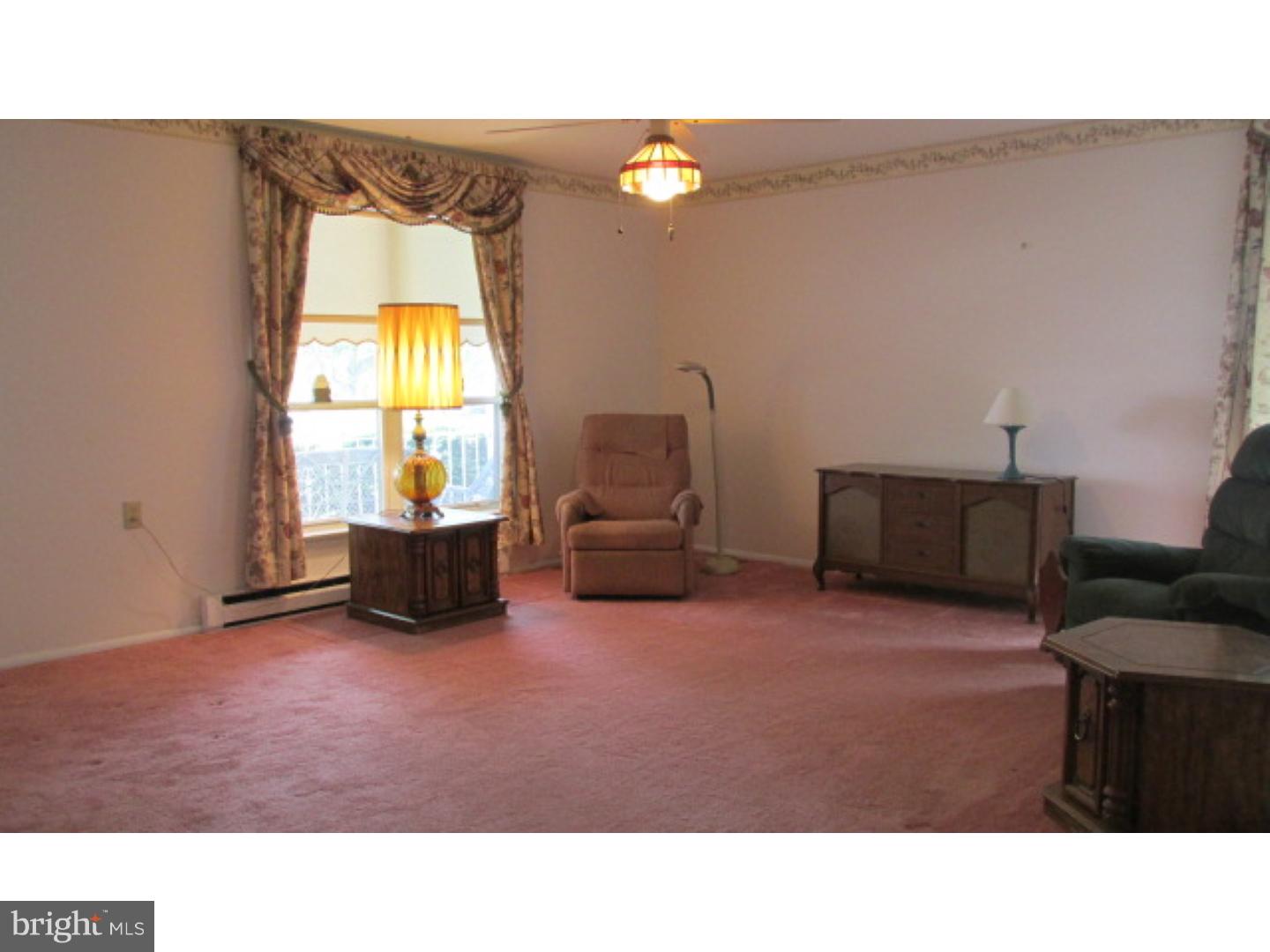 51 Dunstable Road Southampton, NJ 08088 - Photo 6 of 22 Living Room