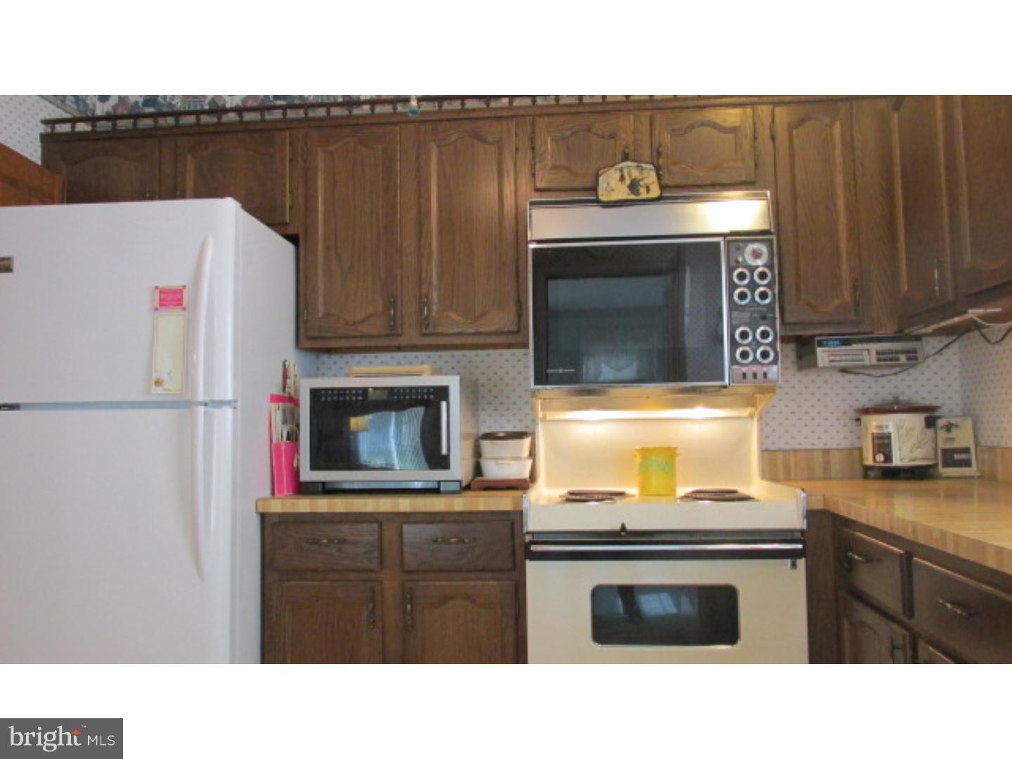 51 Dunstable Road Southampton, NJ 08088 - Photo 8 of 22 Kitchen
