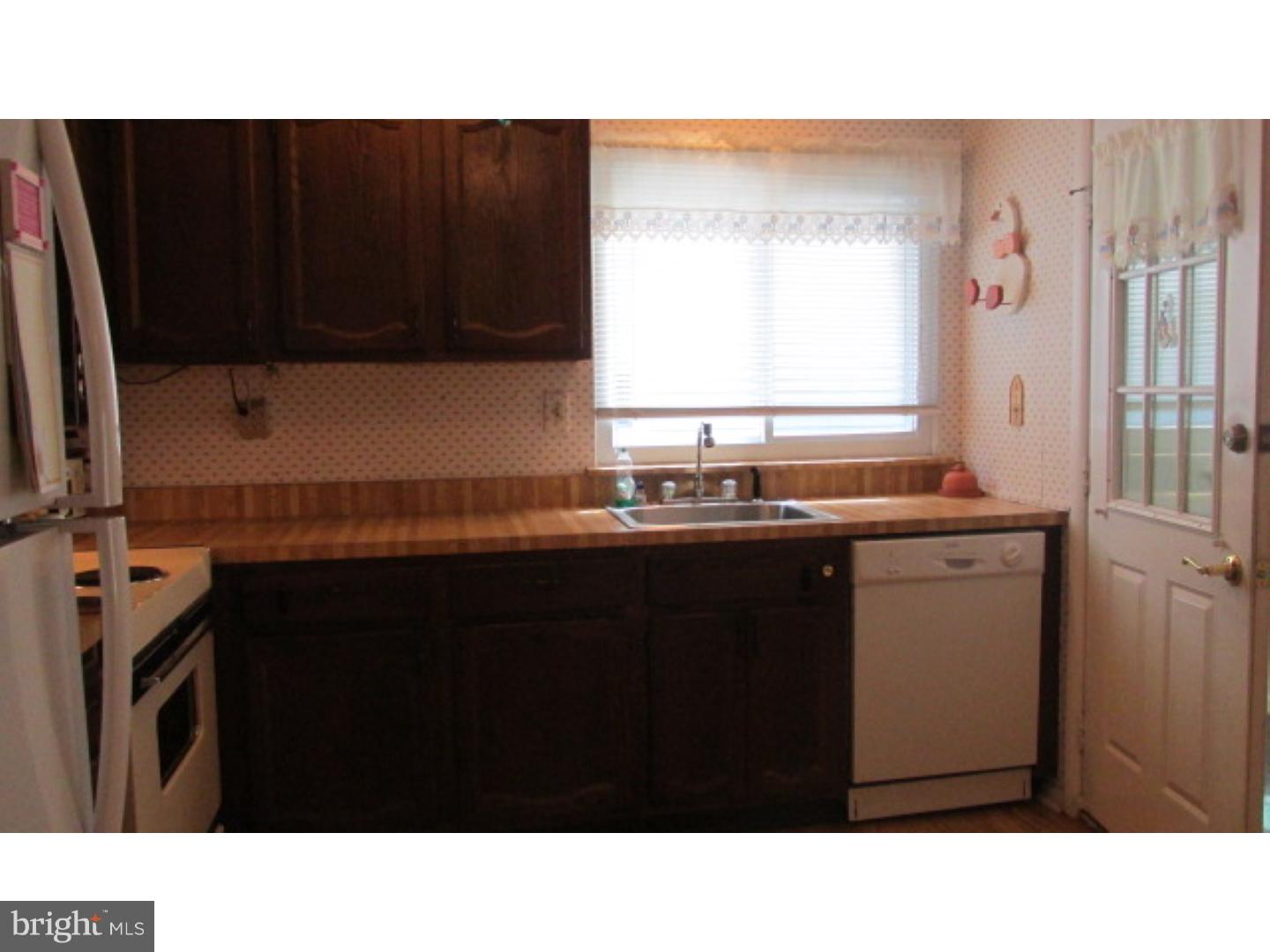 51 Dunstable Road Southampton, NJ 08088 - Photo 9 of 22 Kitchen
