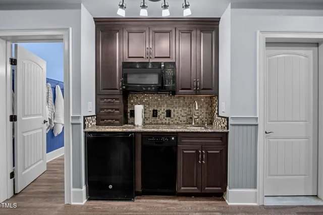 a view of a house with a outdoor space