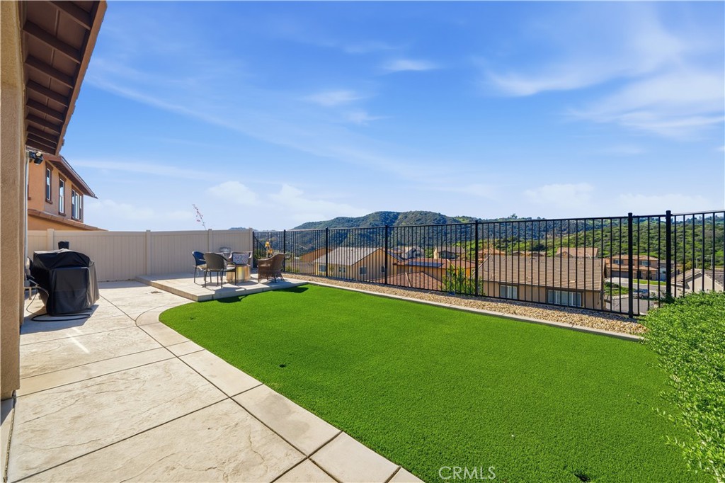 346 Ventasso Way Fallbrook, CA 92028 - Photo 44 of 56 a view of a backyard with sitting area