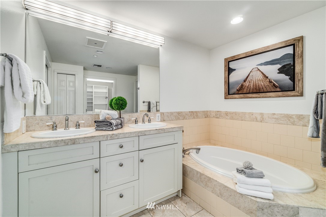 10047 Main Street, Unit 311 Bellevue, WA 98004 - Photo 17 of 34