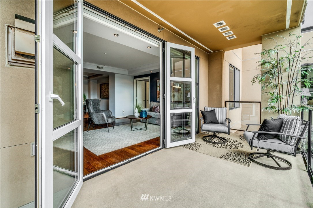 10047 Main Street, Unit 311 Bellevue, WA 98004 - Photo 25 of 34