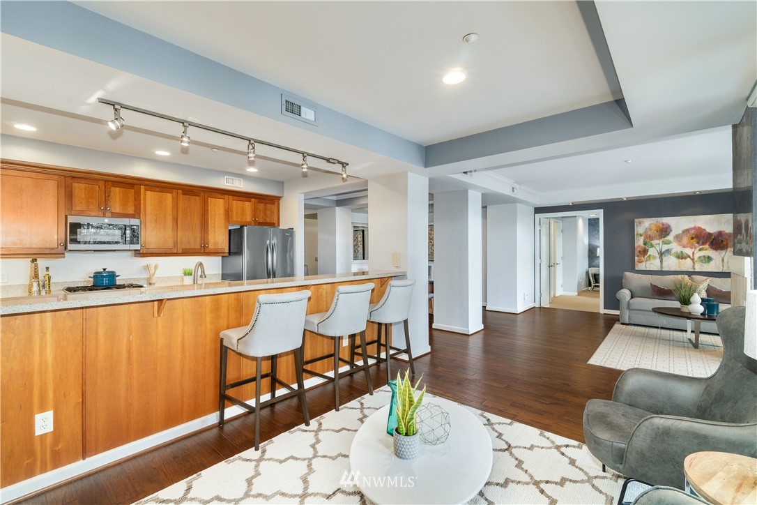 10047 Main Street, Unit 311 Bellevue, WA 98004 - Photo 5 of 34