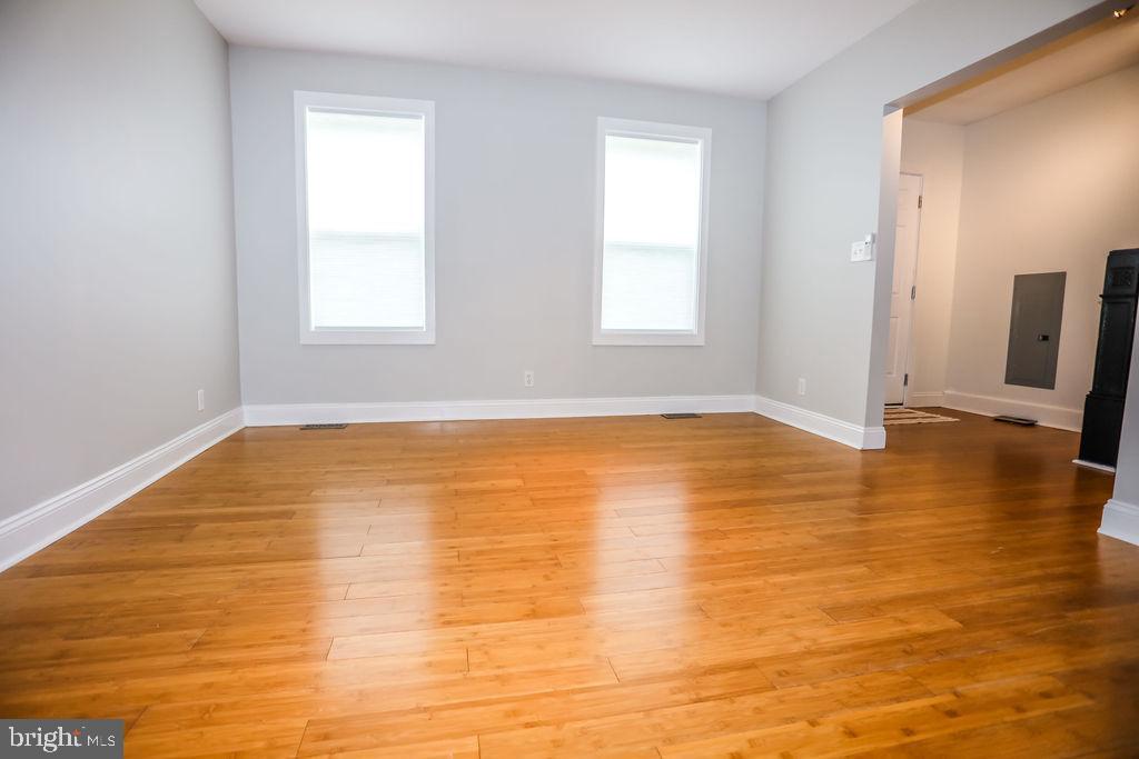 13321 Old Fort Road Fort Washington, MD 20744 - Photo 13 of 30 Living Room View1
