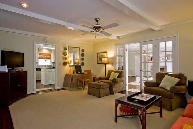 317 Henderson Road Greenville, SC 29607 - Photo 7 of 24