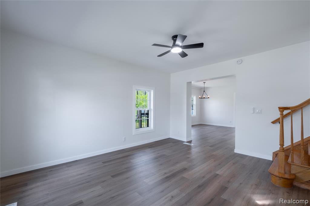 227 Emily Street Flushing, MI 48433 - Photo 6 of 32