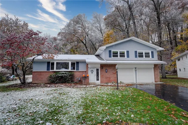 $369,900 | 20 Shirewood Drive, Penfield, NY 14625