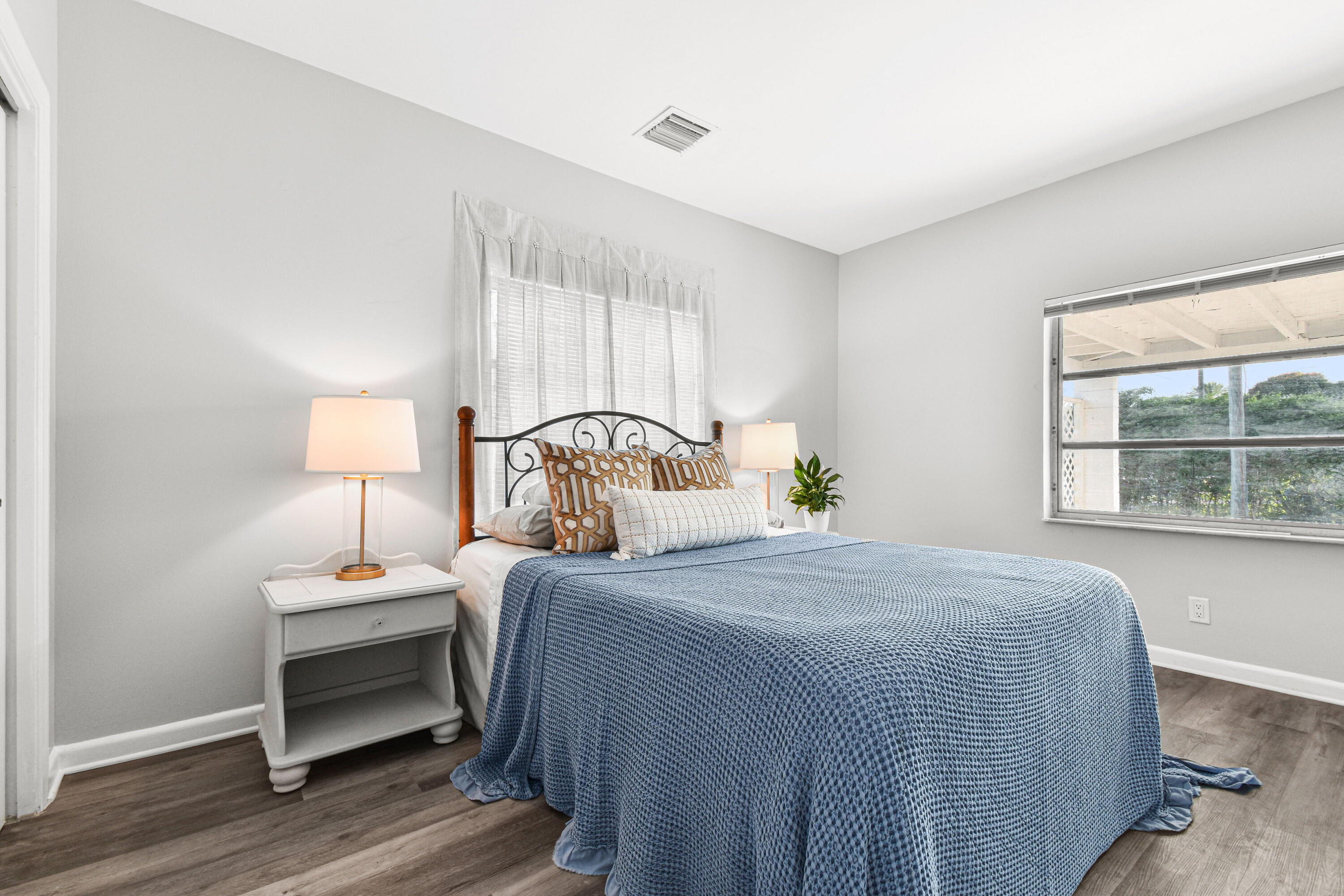 1102 Sunset Road West Palm Beach, FL 33401 - Photo 20 of 37 1102SunsetRd2022_26