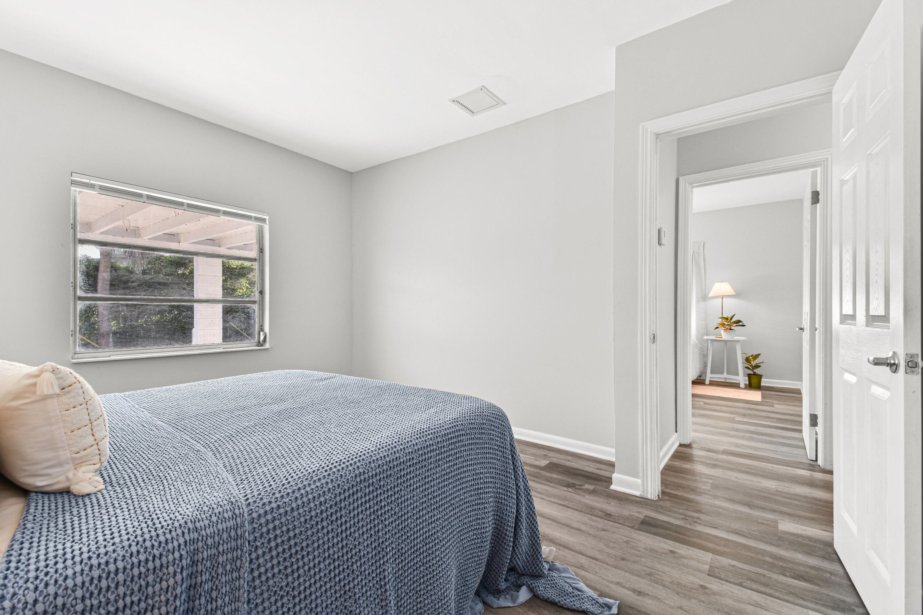 1102 Sunset Road West Palm Beach, FL 33401 - Photo 21 of 37 1102SunsetRd2022_27