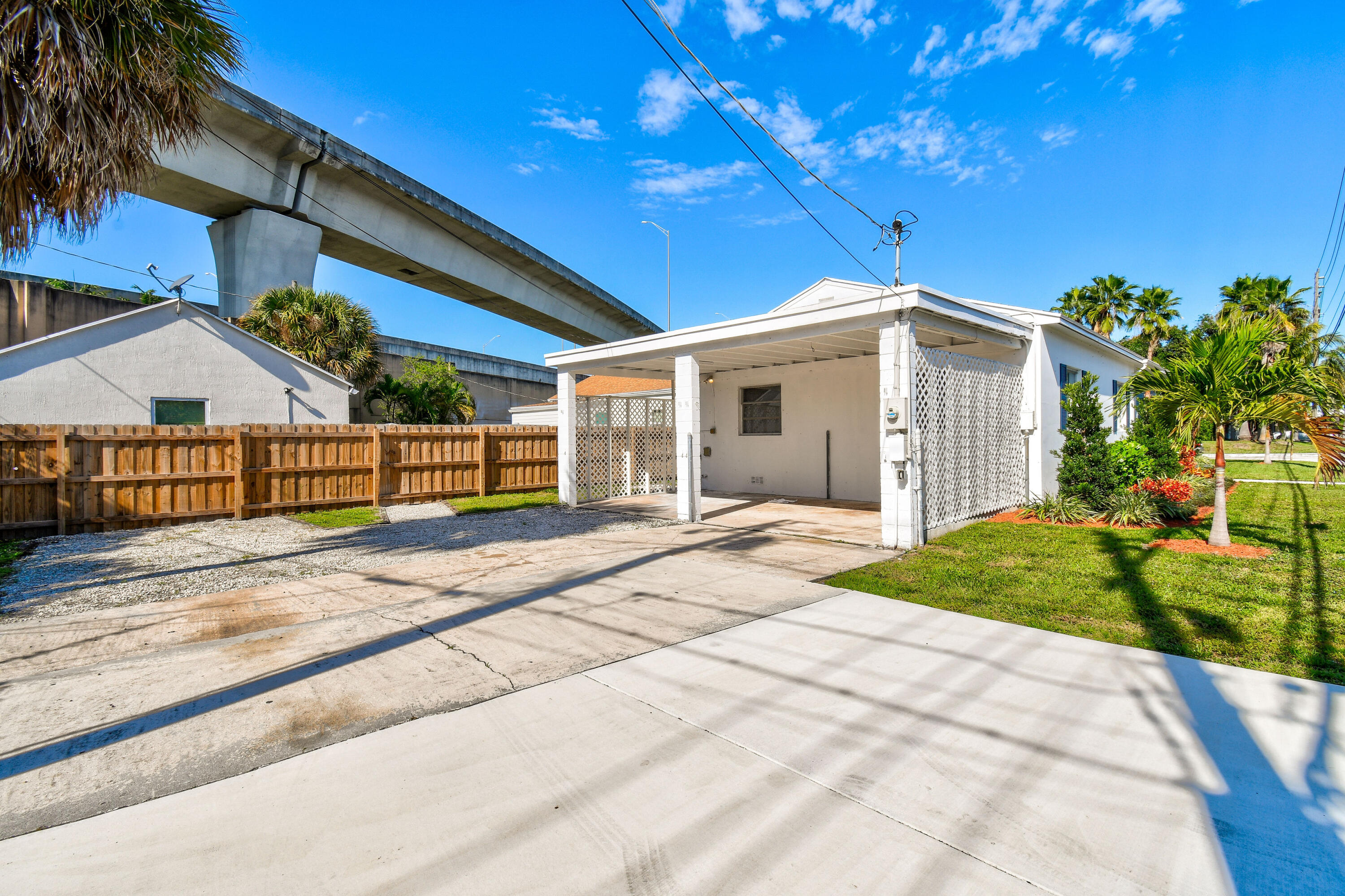 1102 Sunset Road West Palm Beach, FL 33401 - Photo 34 of 37 1102SunsetRd2022_40