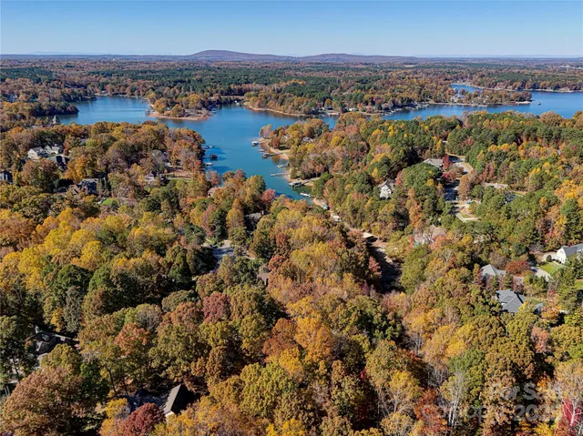 $1,100,000 | 19 Juniper Lane, Denver, NC 28037