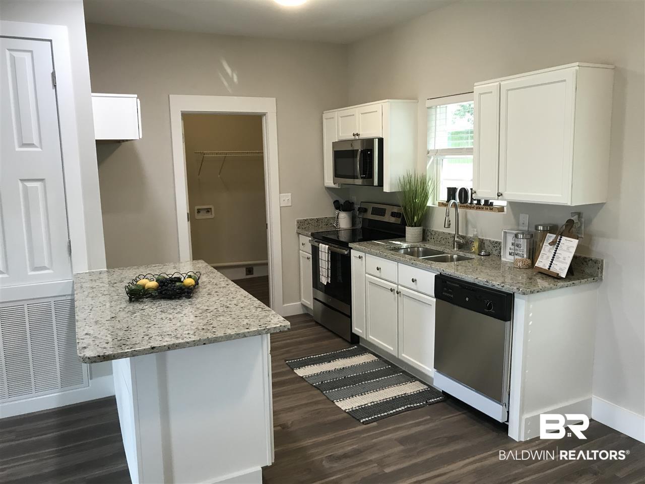 68 Steele Lane Loxley, AL 36551 - Photo 4 of 21 Kitchen