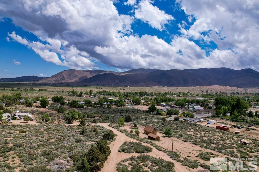 559 Mule Deer Road Coleville, CA 96107 - Photo 11 of 40 a view of a city