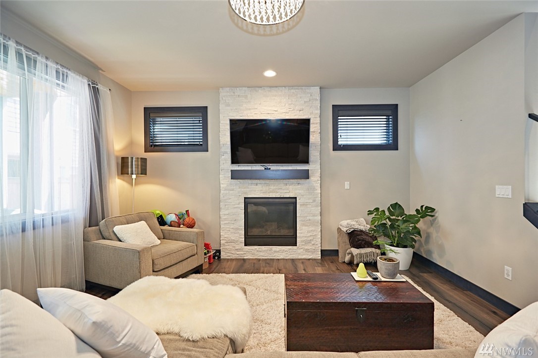 19403 Meridian Avenue South, Unit 43 Bothell, WA 98012 - Photo 5 of 24 Gallery Image 5