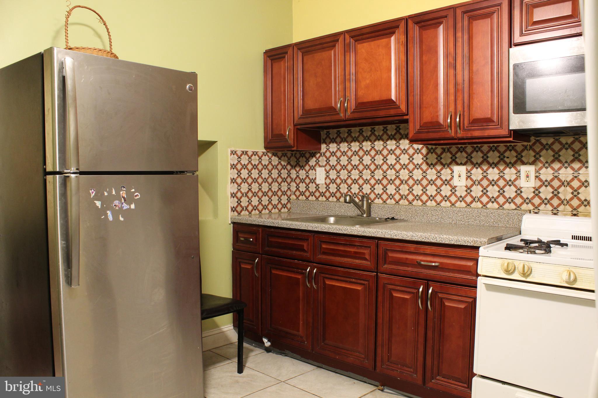 6768 Marshall Road Upper Darby, PA 19082 - Photo 3 of 15