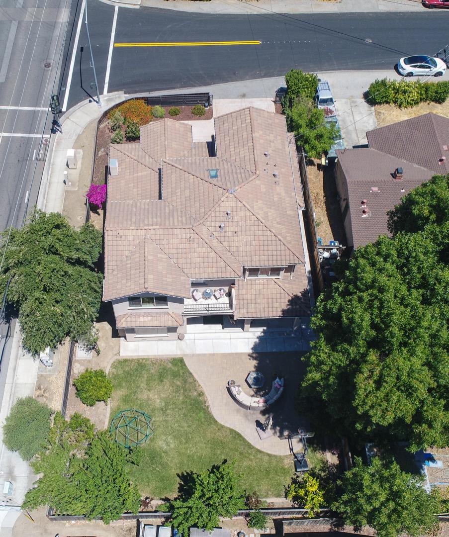 932 Marion Way Sunnyvale, CA 94087 - Photo 35 of 37 an aerial view of house with yard swimming pool and outdoor seating