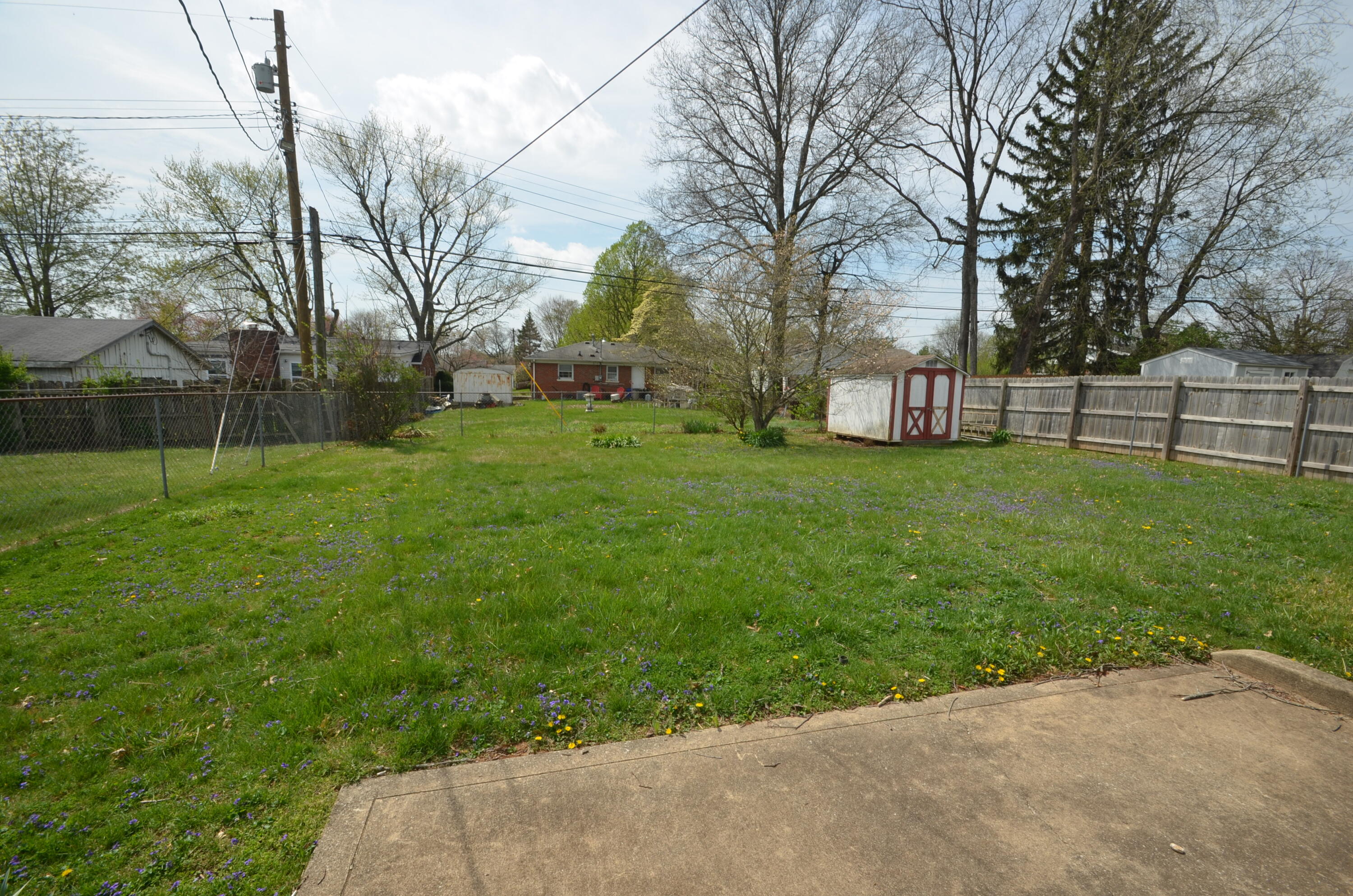 964 Honeysuckle Road Lexington, KY 40504 - Photo 4 of 15 DSC_0018