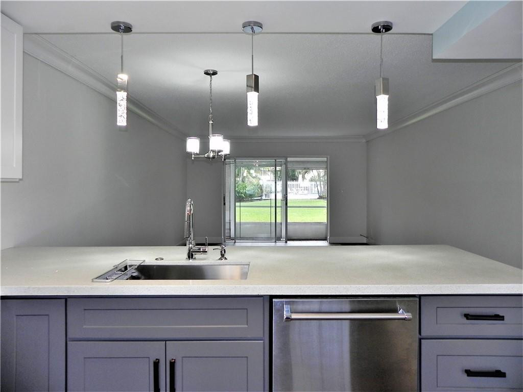 4650 Washington Street, Unit 111 Hollywood, FL 33021 - Photo 2 of 38 Photo 2