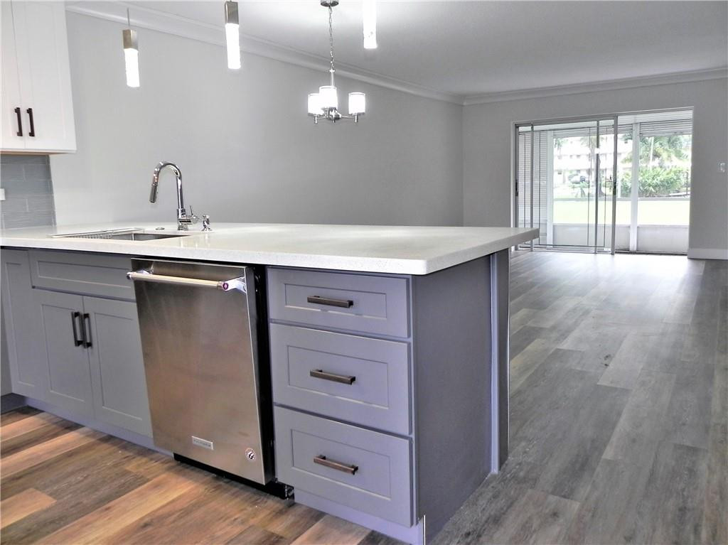 4650 Washington Street, Unit 111 Hollywood, FL 33021 - Photo 3 of 38 Photo 3