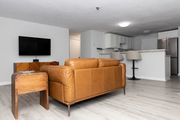 $2,550 | 215 Winter Street, Unit 1P, Weymouth, MA 02188