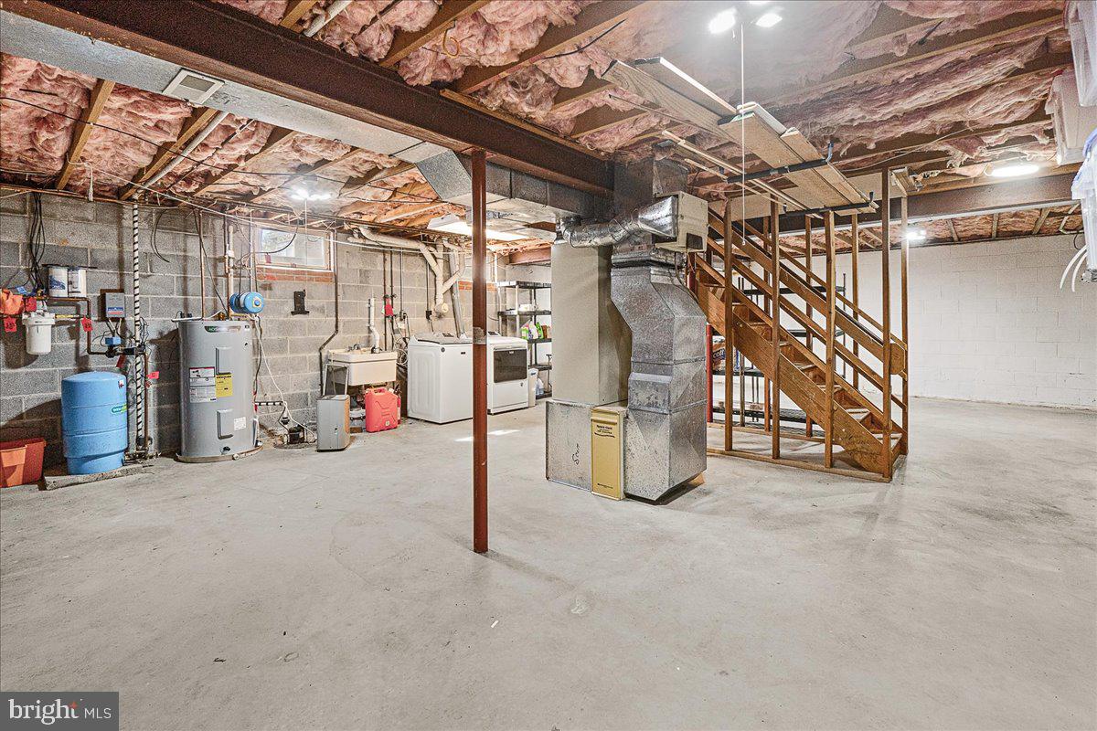 2801 Grandview Drive Middletown, MD 21769 - Photo 25 of 59 a view of a room with gym equipment