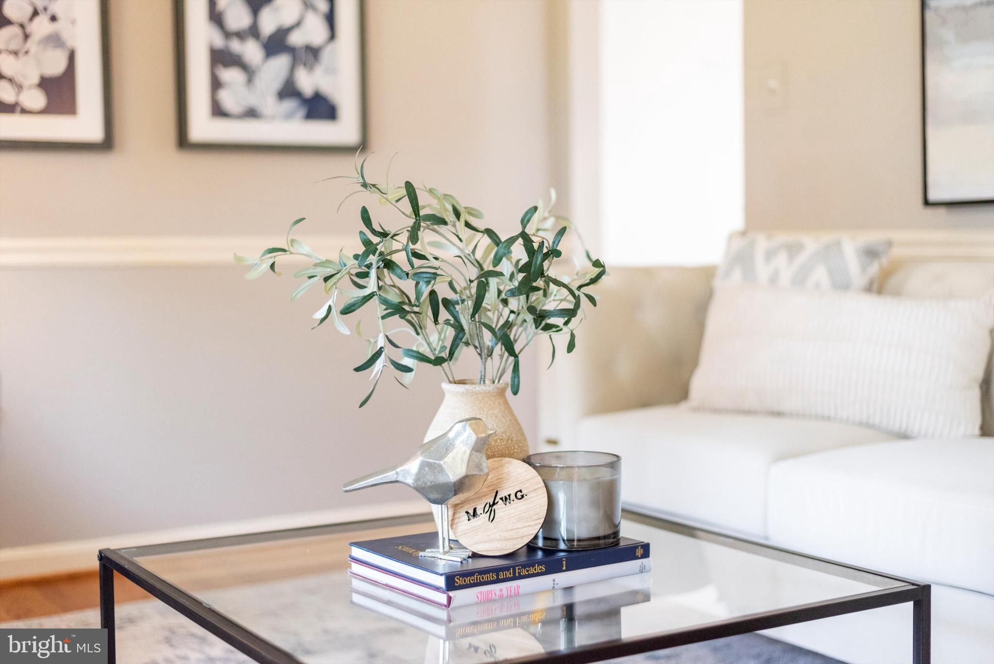 2801 Grandview Drive Middletown, MD 21769 - Photo 4 of 59 a vase of flowers sitting on a table