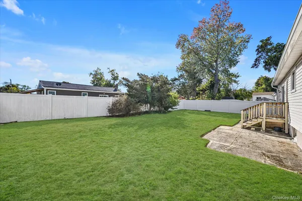 $625,000 | 16 East Chestnut Street, Central Islip, NY 11722
