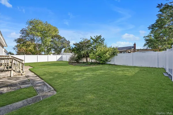 $625,000 | 16 East Chestnut Street, Central Islip, NY 11722