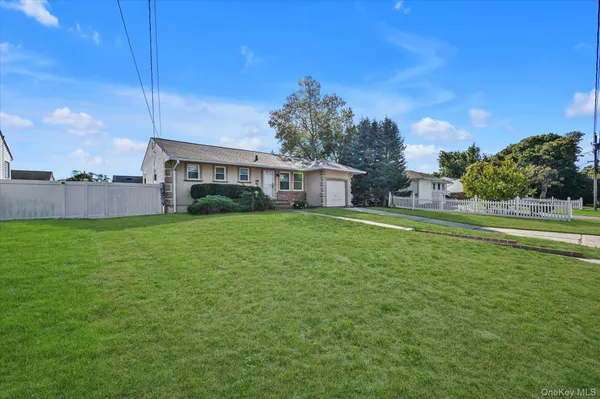 $625,000 | 16 East Chestnut Street, Central Islip, NY 11722