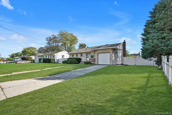 $625,000 | 16 East Chestnut Street, Central Islip, NY 11722