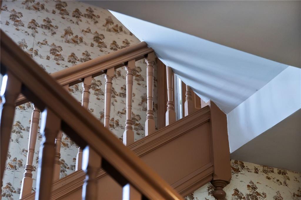 701 Beaver Street Sewickley, PA 15143 - Photo 6 of 39 a view of entryway