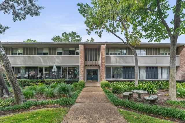 $185,000 | 648 South Ripple Creek Drive, Unit 648, Houston, TX 77057