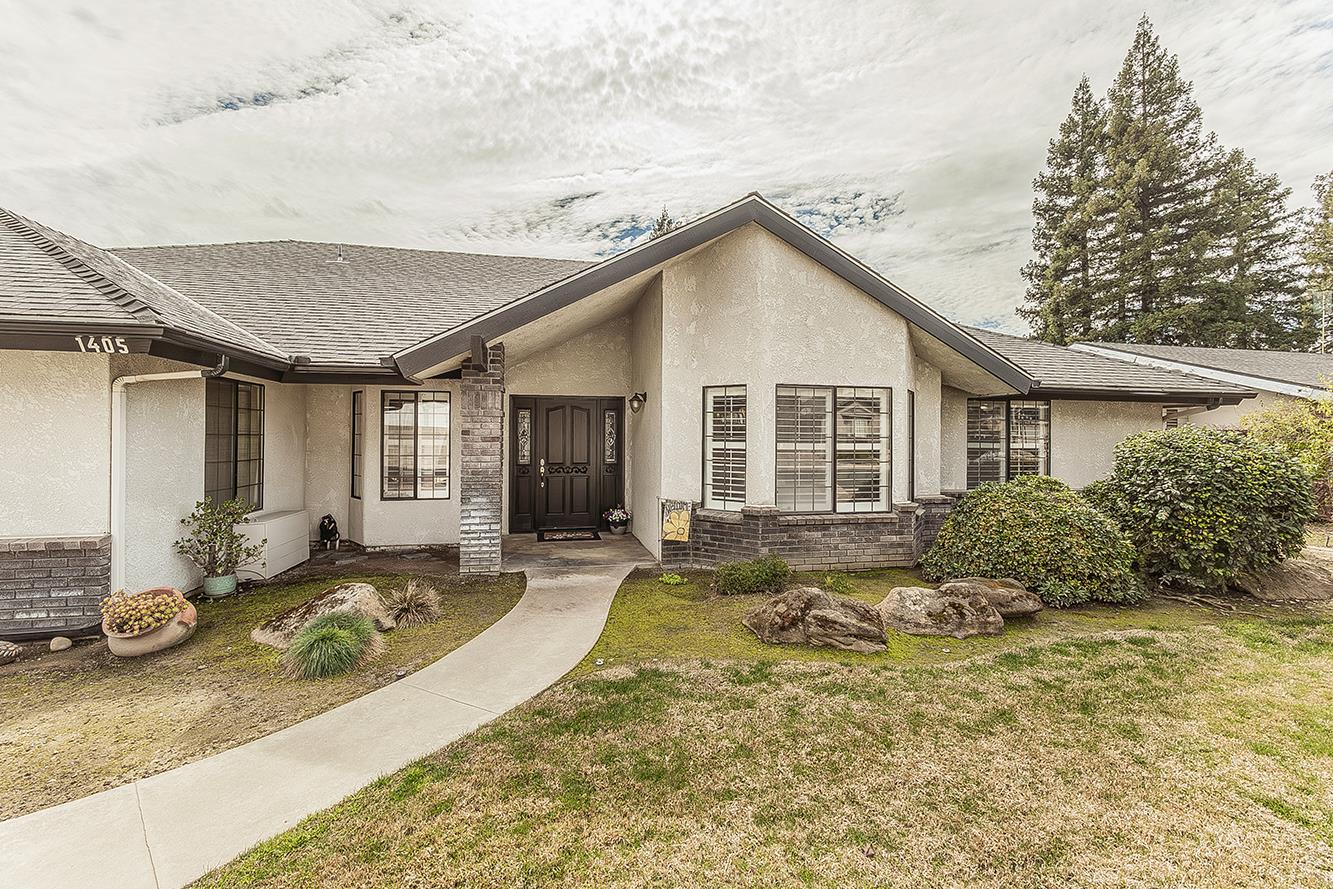 1405 West Flora Avenue Reedley, CA 93654 - Photo 3 of 61