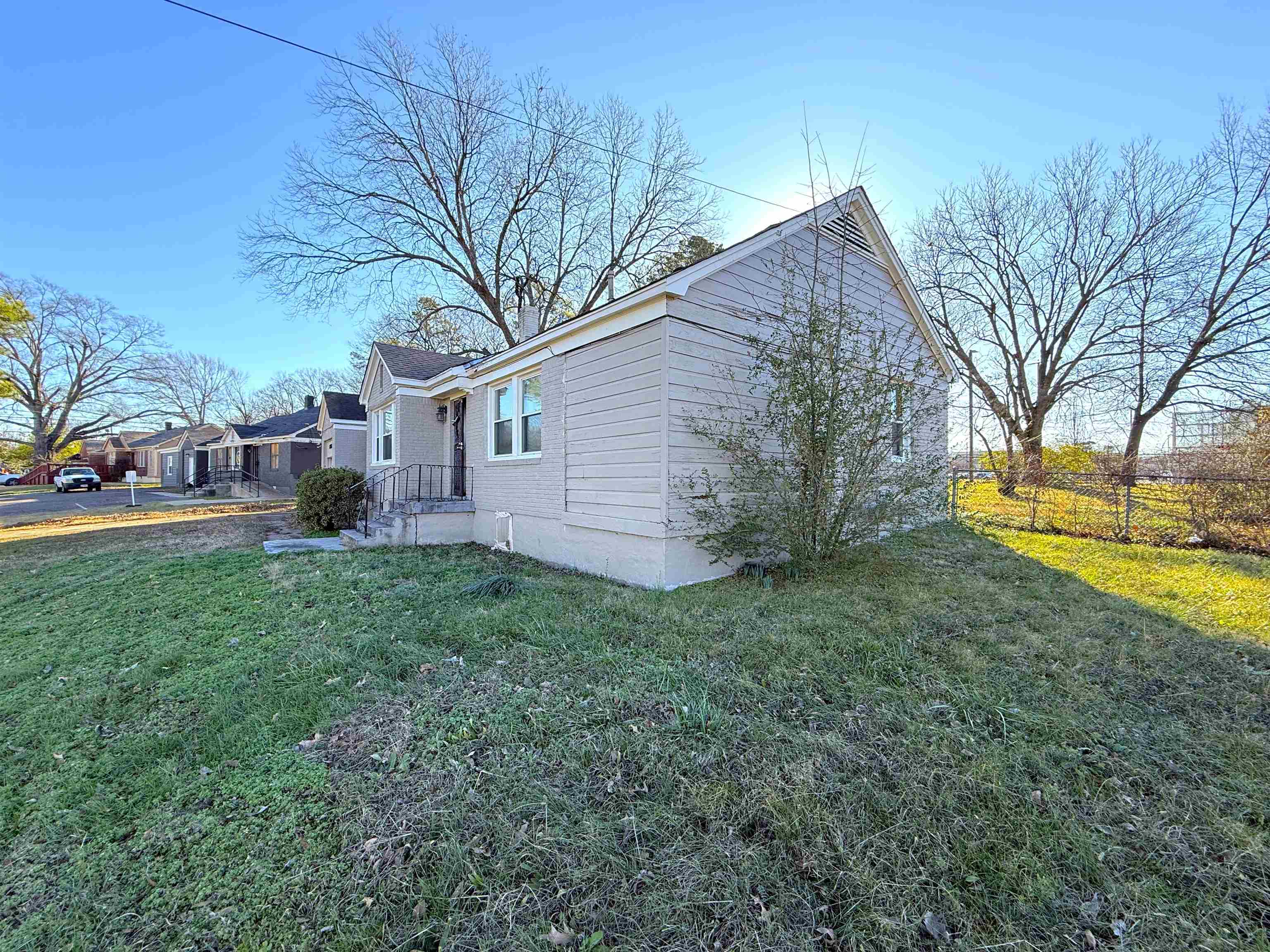 1229 Marlin Road Memphis, TN 38116 - Photo 2 of 20 View of side of property