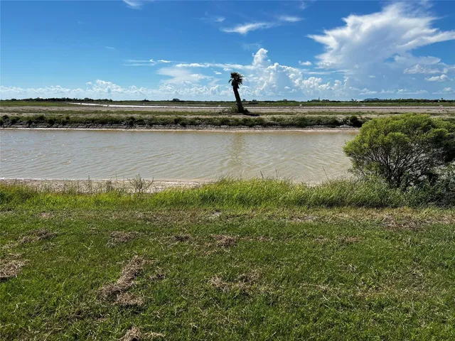 $49,900 | 2952 Palacios Bay Drive, Palacios, TX 77465