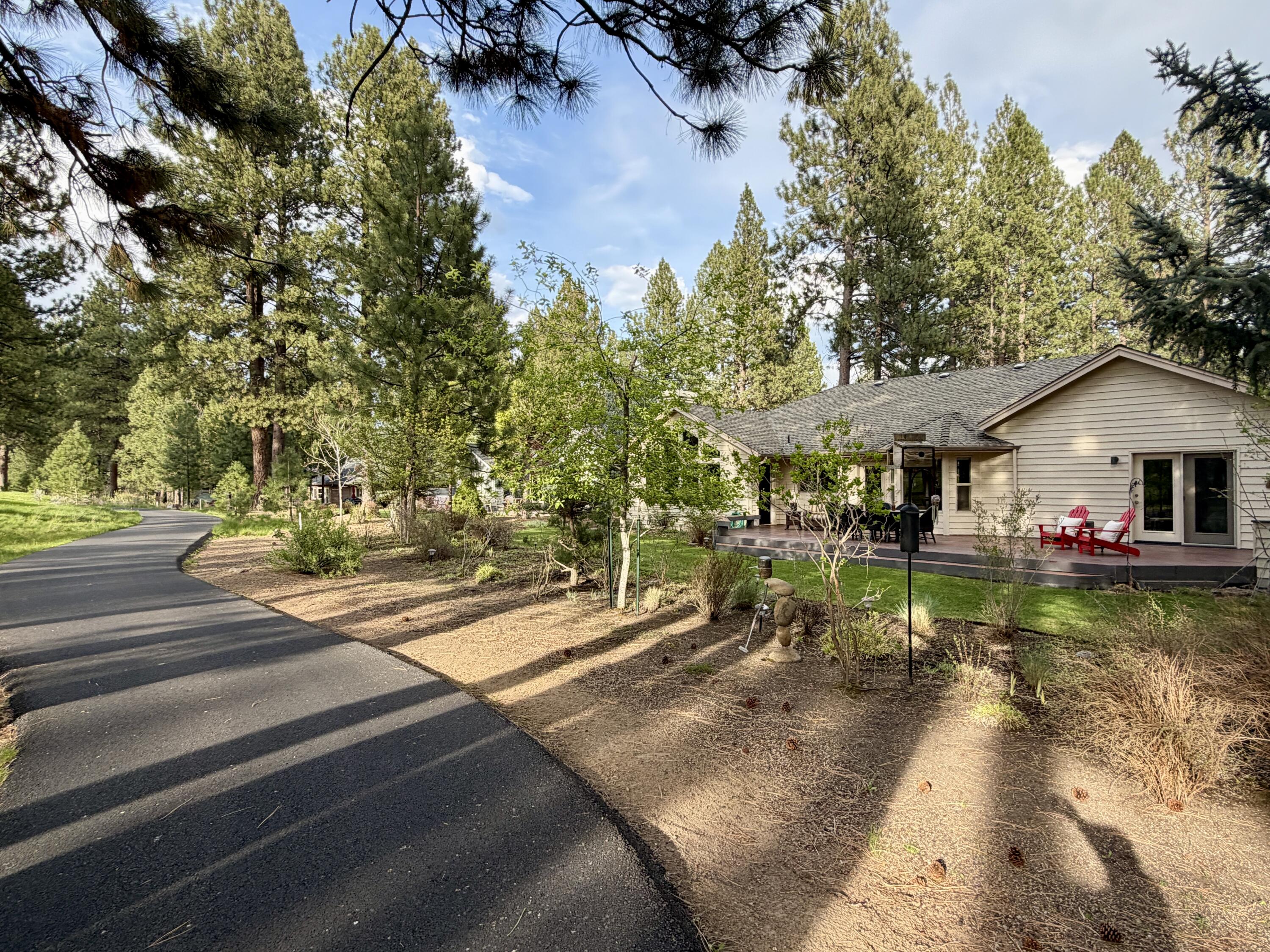 60749 Golf Village Loop Bend, OR 97702 - Photo 3 of 54 IMG_0132