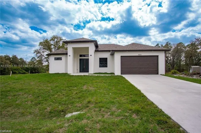 $1,080 | 1806 East 15th Street, Unit B, Lehigh Acres, FL 33972