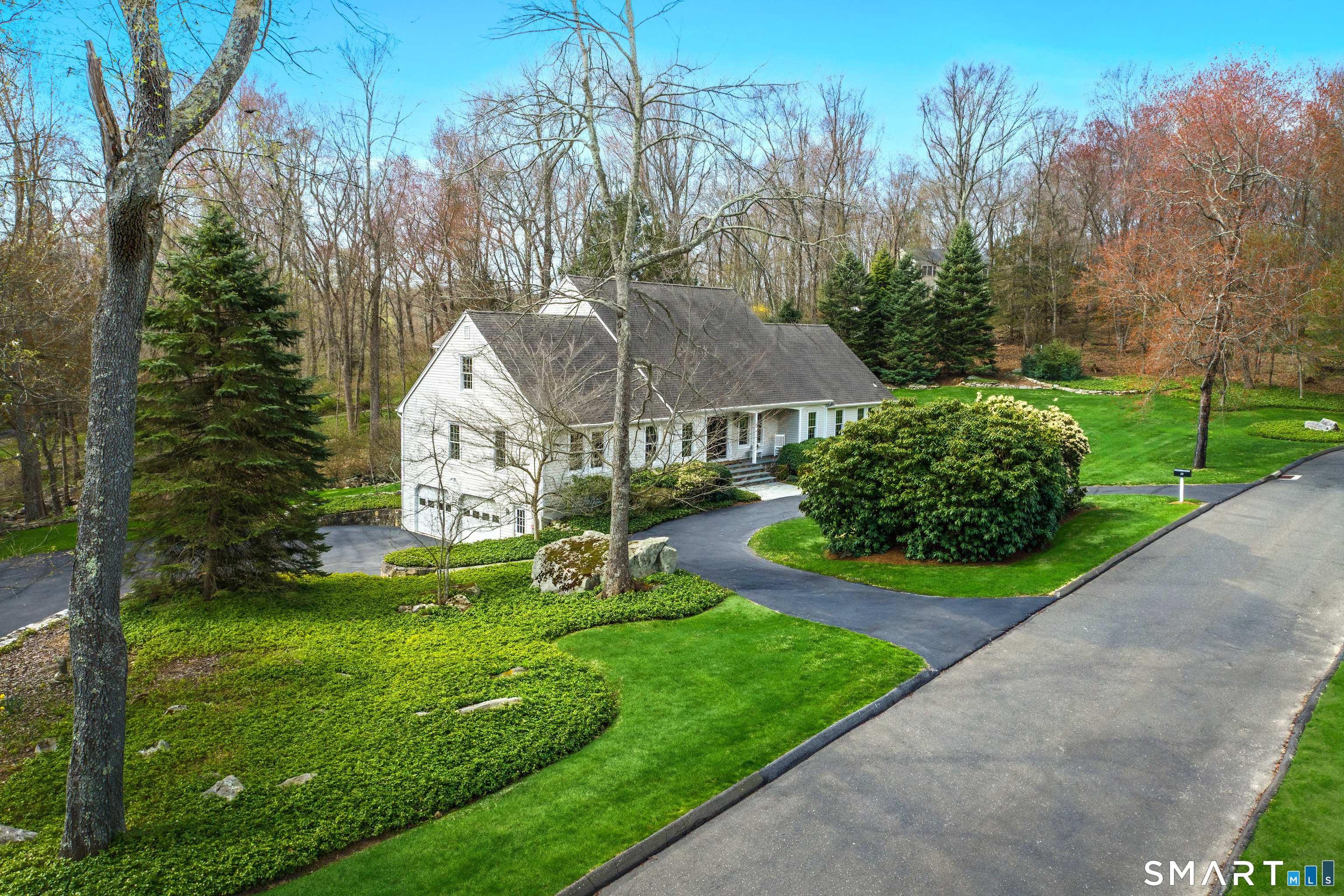 19 Hull Place Ridgefield, CT 06877 - Photo 2 of 39